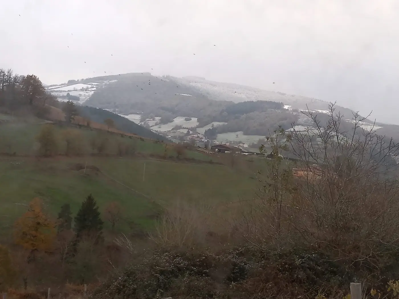Les Monts du Lyonnais sous un ciel d'hiver